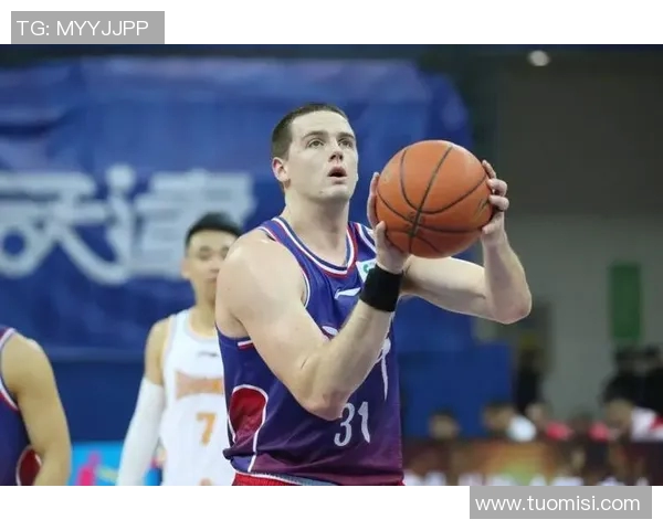 教练组力荐大卫-詹姆斯加盟，助力球队攀登新高峰